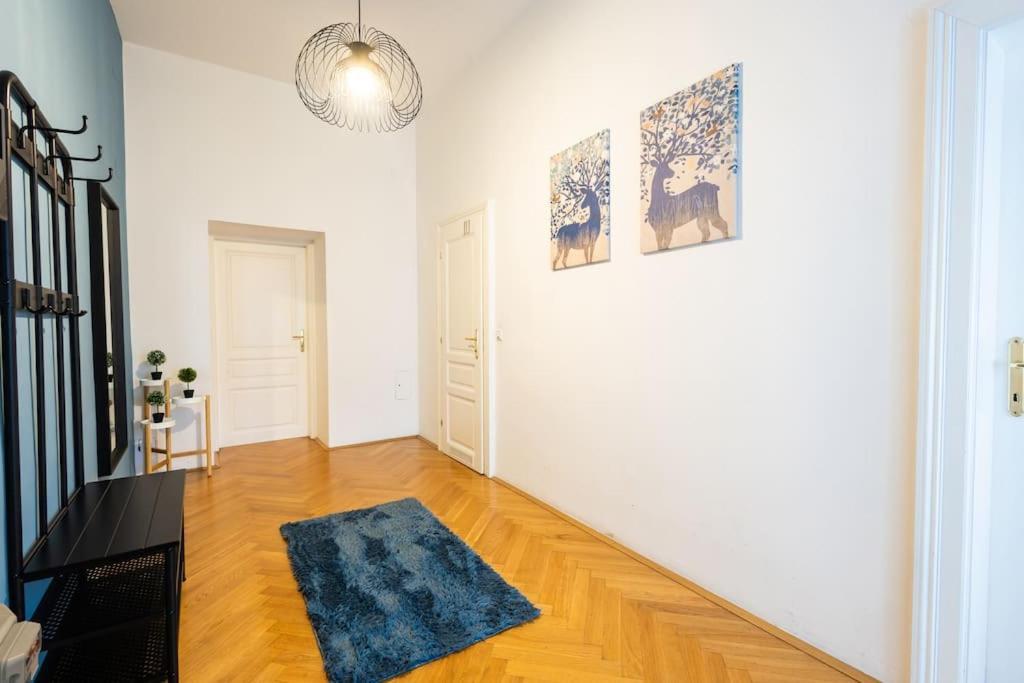The Blue Near The U2 Apartamento Viena